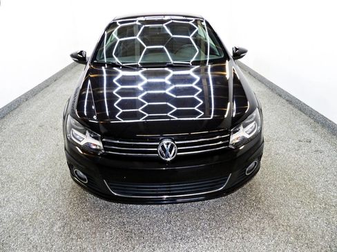 Used 2013 Volkswagen Eos image 2