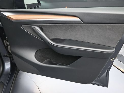Used 2022 Tesla Model Y Performance AWD/4WD image 32