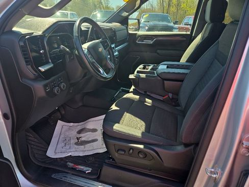 Used 2022 Chevrolet Silverado 1500 LT w/ Z71 Off-Road Package AWD/4WD image 14