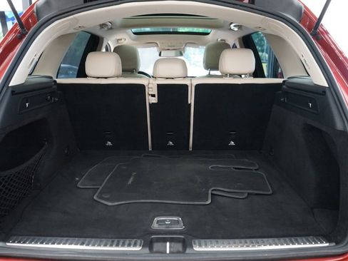 Used 2017 Mercedes-Benz GLC 300 4MATIC image 45
