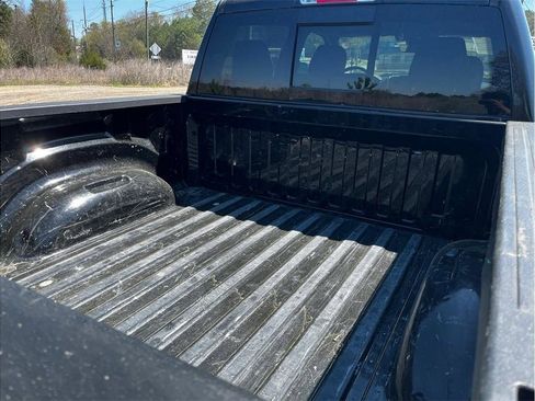 Used 2019 RAM 1500 Laramie AWD/4WD image 11