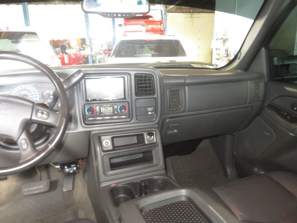 Used 2006 Chevrolet Silverado 2500 LT w/ Onstar Plus Package AWD/4WD image 33