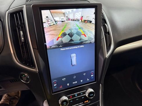 Used 2023 Ford Edge SEL image 29