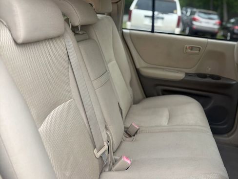 Used 2004 Toyota Highlander 2WD image 26