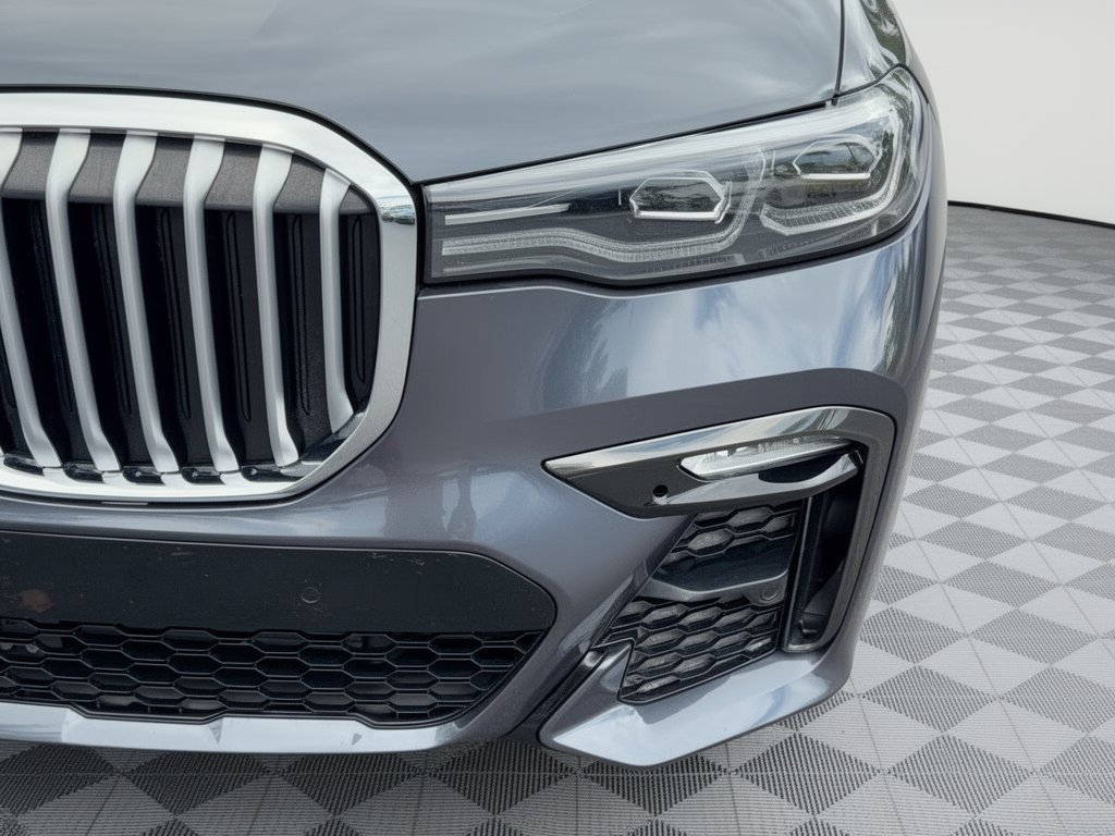 Used 2021 BMW X7 xDrive40i w/ M Sport Package AWD/4WD image 12