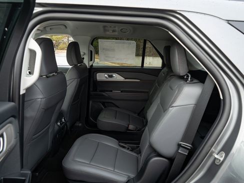 New 2026 Ford Explorer Active w/ Active Comfort Package RWD image 18