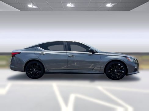 Used 2020 Nissan Altima 2.5 SR FWD image 8