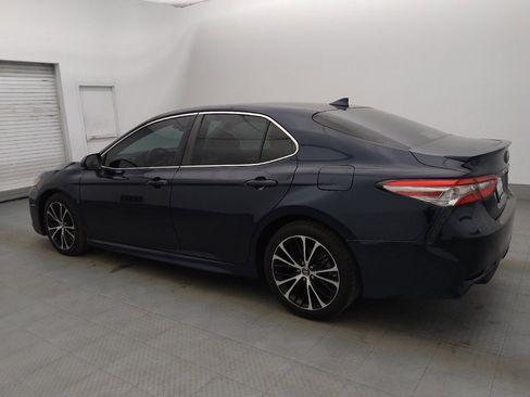 Used 2019 Toyota Camry SE FWD image 3
