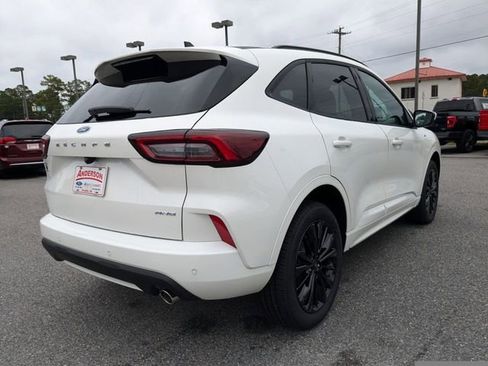 Used 2024 Ford Escape ST-Line Elite AWD/4WD image 4