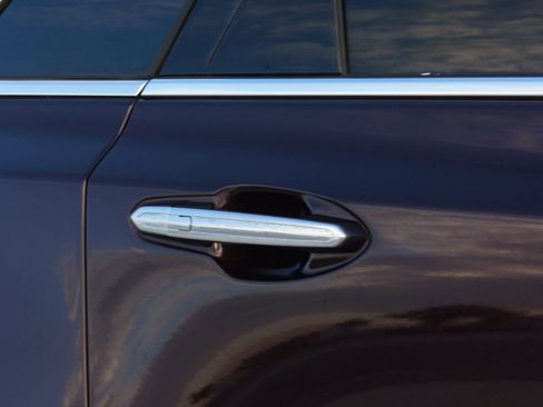 Used 2018 Cadillac XT5 Luxury w/ Driver Awareness Package image 20