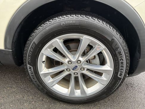 Used 2018 Ford Explorer XLT w/ Equipment Group 202A image 34