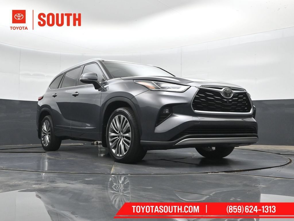 Used 2020 Toyota Highlander Platinum AWD/4WD image 41