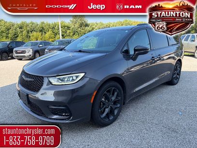 Used 2021 Chrysler Pacifica Touring-L w/ S Appearance Package