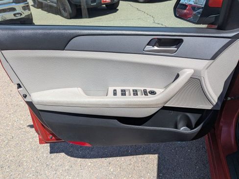 Used 2018 Hyundai Sonata SE FWD image 9