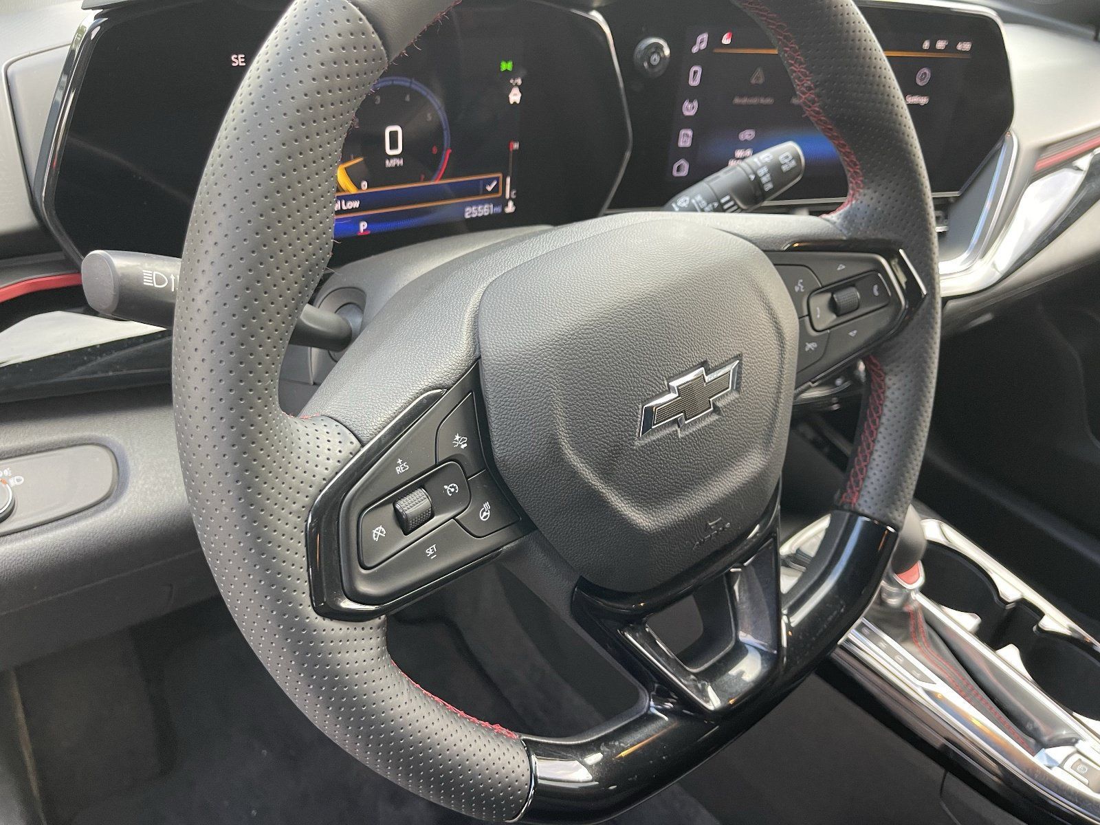 Used 2024 Chevrolet Trax RS w/ Driver Confidence Package FWD image 24