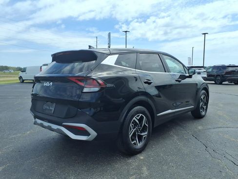 Used 2025 Kia Sportage LX FWD image 5