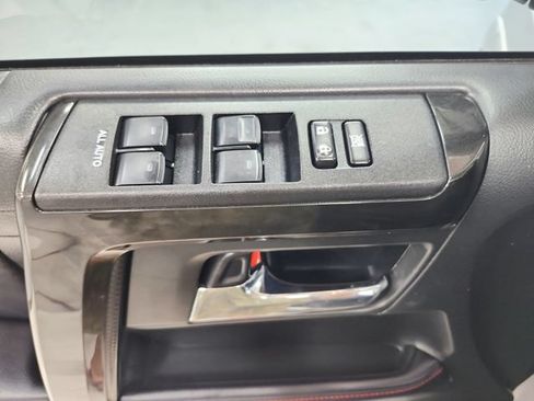 Used 2019 Toyota 4Runner TRD Off-Road Premium AWD/4WD image 33