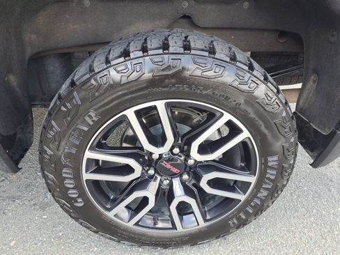 Used 2025 GMC Sierra 1500 AT4 w/ AT4 Premium Package AWD/4WD image 21