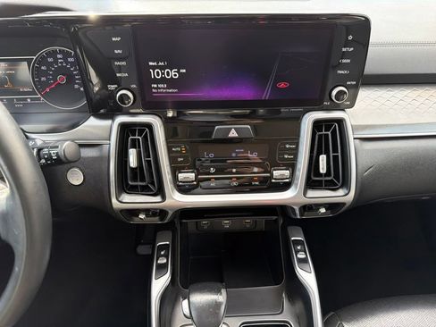 Used 2022 Kia Sorento S FWD image 26