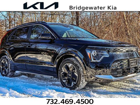 Certified 2024 Kia Niro Wind w/ Wind Preserve Package image 1