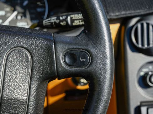 Used 1991 MAZDA MX-5 Miata Special Edition image 36