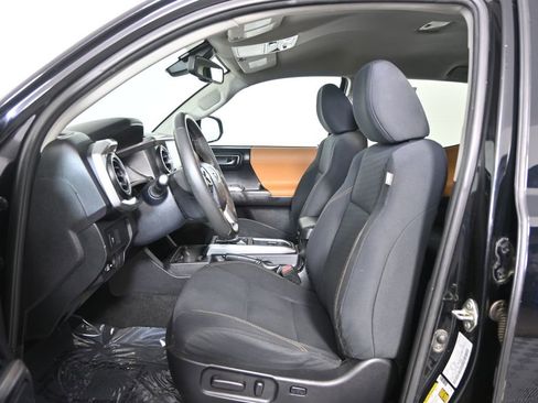 Used 2020 Toyota Tacoma SR5 AWD/4WD image 20