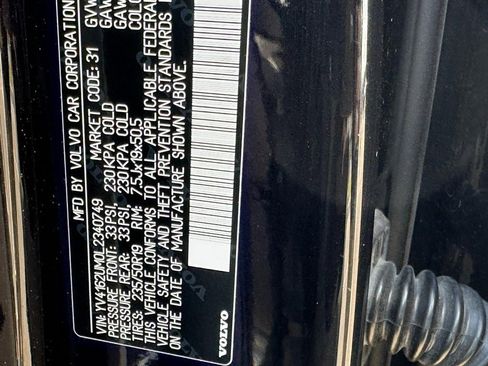 Used 2020 Volvo XC40 T5 R-Design image 25