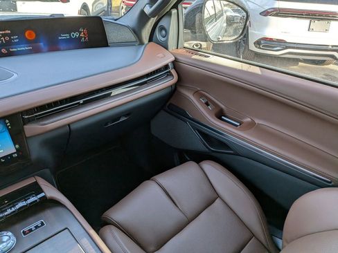 New 2026 Lincoln Navigator Reserve image 19