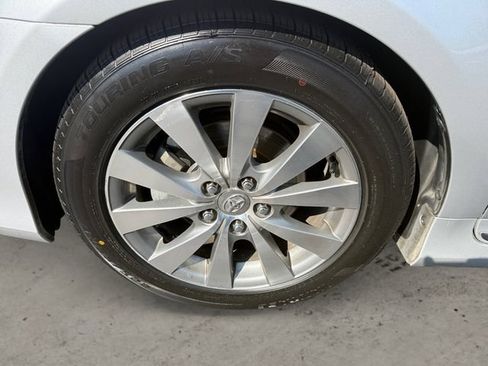 Used 2011 Toyota Avalon Limited FWD image 9