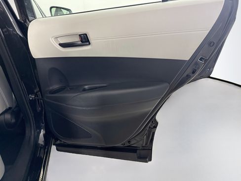 Used 2024 Toyota Corolla Cross L FWD image 28