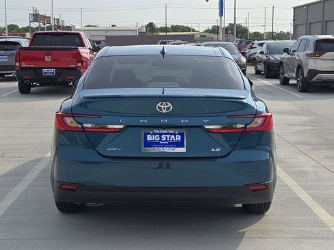 Used 2026 Toyota Camry LE w/ Convenience Package FWD image 5