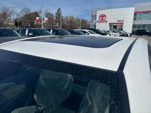New 2026 Toyota Camry SE AWD/4WD image 15