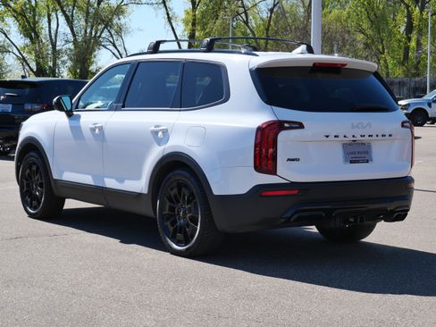 Used 2022 Kia Telluride SX w/ SX Prestige Package AWD/4WD image 3