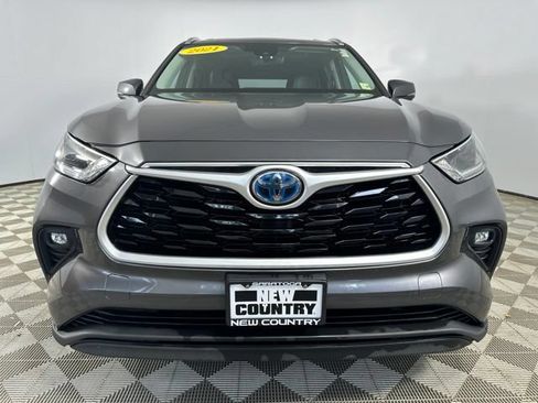 Used 2021 Toyota Highlander XLE AWD/4WD image 8