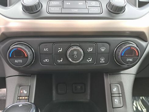 Used 2019 GMC Acadia Denali image 22