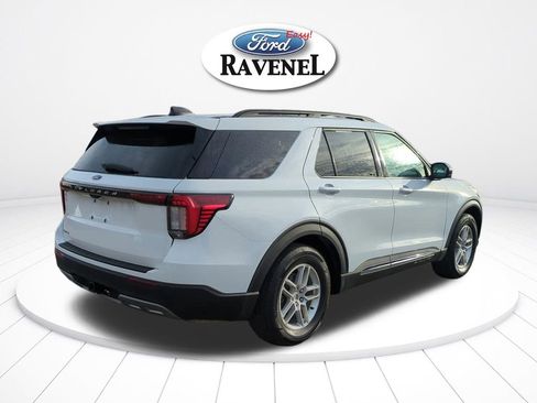 Used 2025 Ford Explorer Active w/ Active Comfort Package RWD image 4