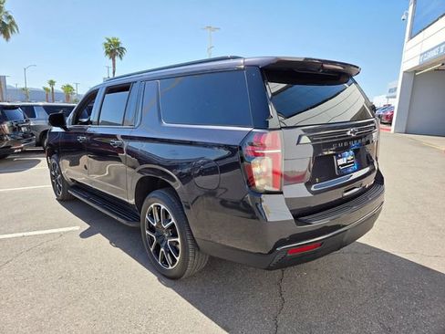 Used 2022 Chevrolet Suburban RST w/ Luxury Package image 4