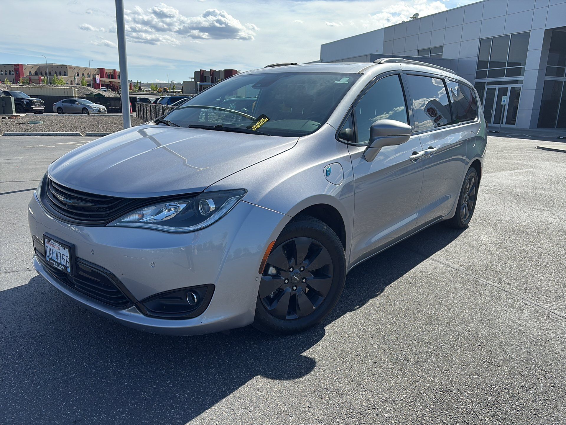Used 2019 Chrysler Pacifica Limited w/ Advanced Safetytec Group FWD image 32
