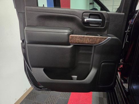 Used 2022 GMC Sierra 2500 Denali w/ Denali Black Diamond Edition image 38