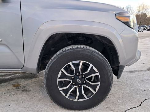 Used 2020 Toyota Tacoma TRD Sport image 8