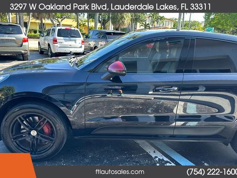 Used 2017 Porsche Macan S image 16