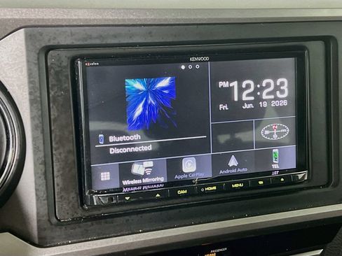 Used 2016 Toyota Tacoma SR5 RWD image 13