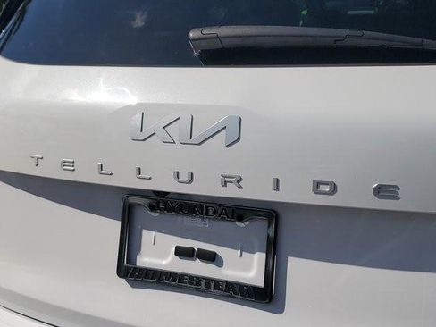 Used 2025 Kia Telluride EX image 10