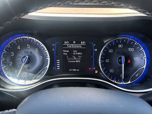 Used 2023 Chrysler Voyager LX FWD image 20