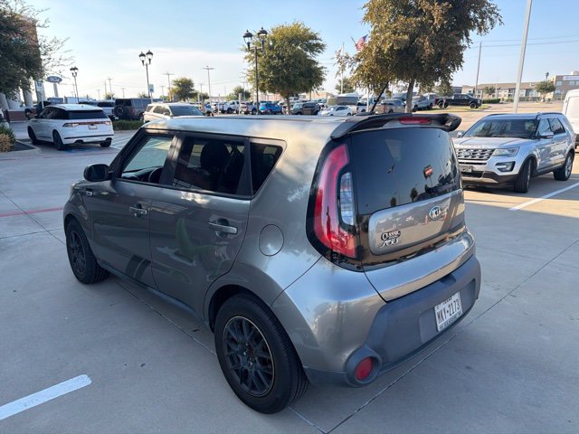 Used 2015 Kia Soul FWD image 2