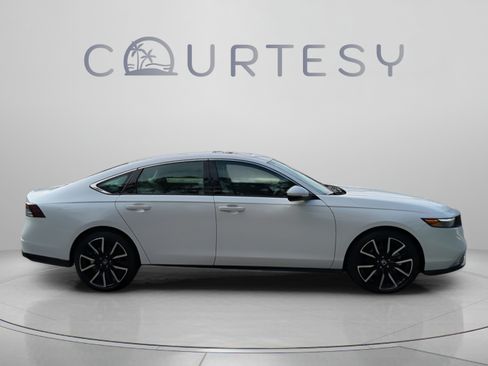 Used 2024 Honda Accord Touring image 8