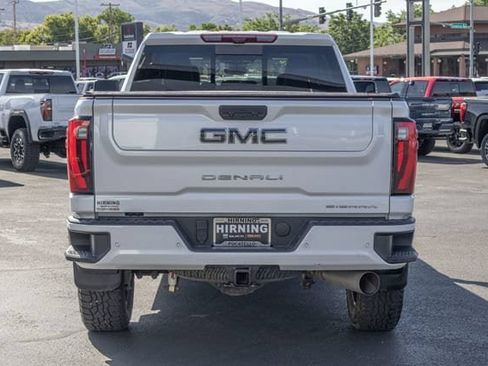 Used 2024 GMC Sierra 2500 Denali Ultimate AWD/4WD image 4