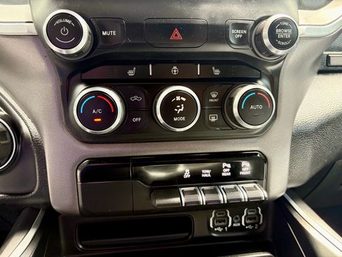 Used 2022 RAM 1500 Big Horn AWD/4WD image 30