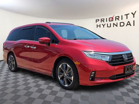 Used 2022 Honda Odyssey Elite image 3