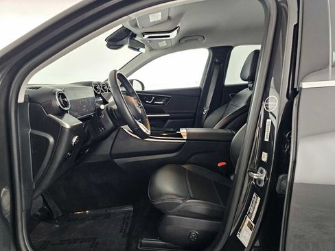 Used 2024 Mercedes-Benz GLC 300 4MATIC image 21